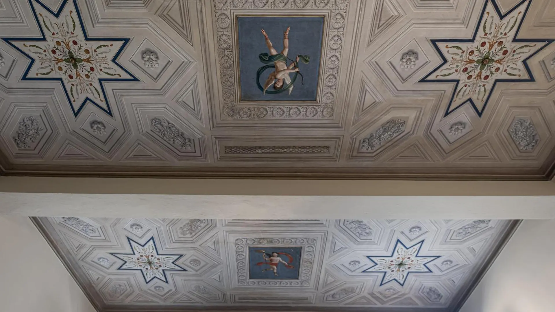 Bologna Centro - Luxuryhotel 0*,  Italy