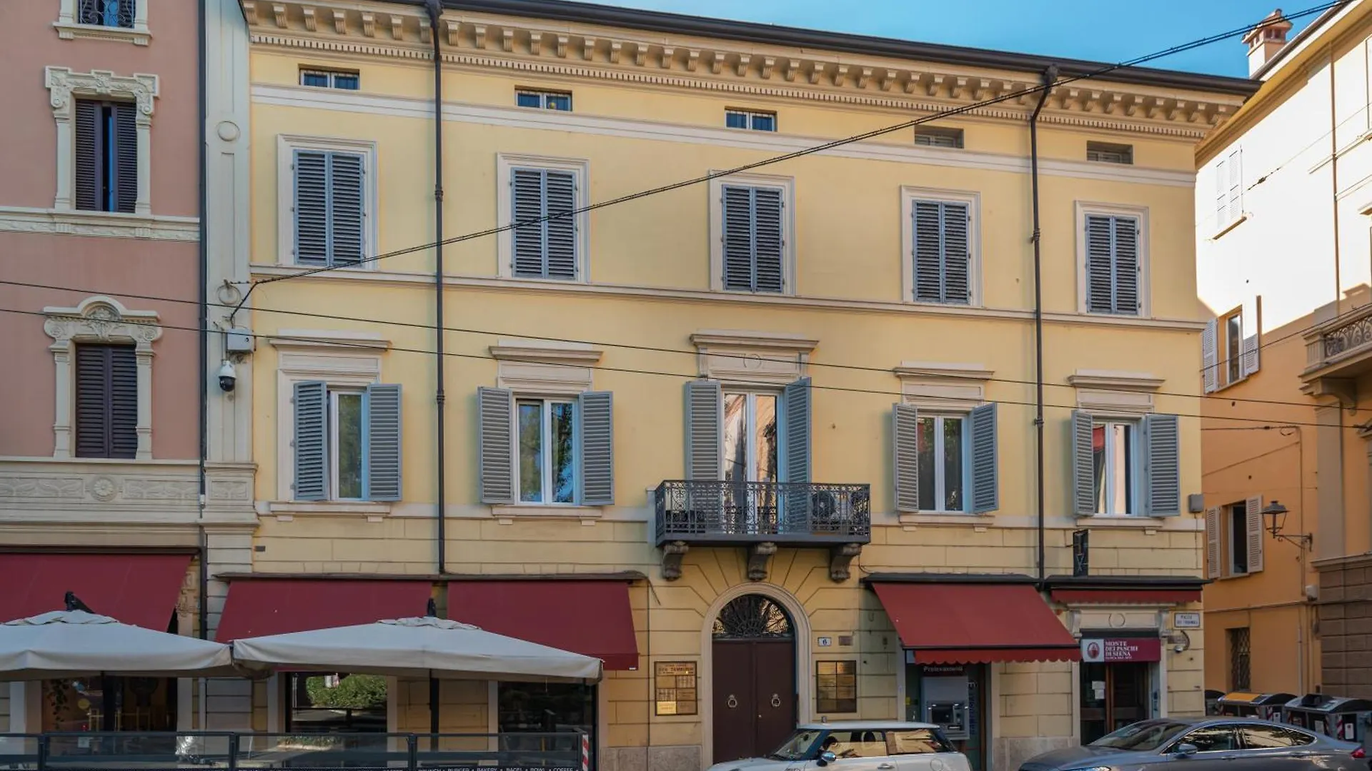 Bologna Centro - Luxuryhotel 0*,